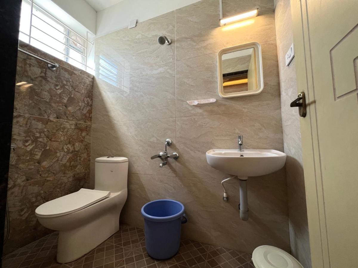 Hotel Raja Residency à Alāndurai Extérieur photo