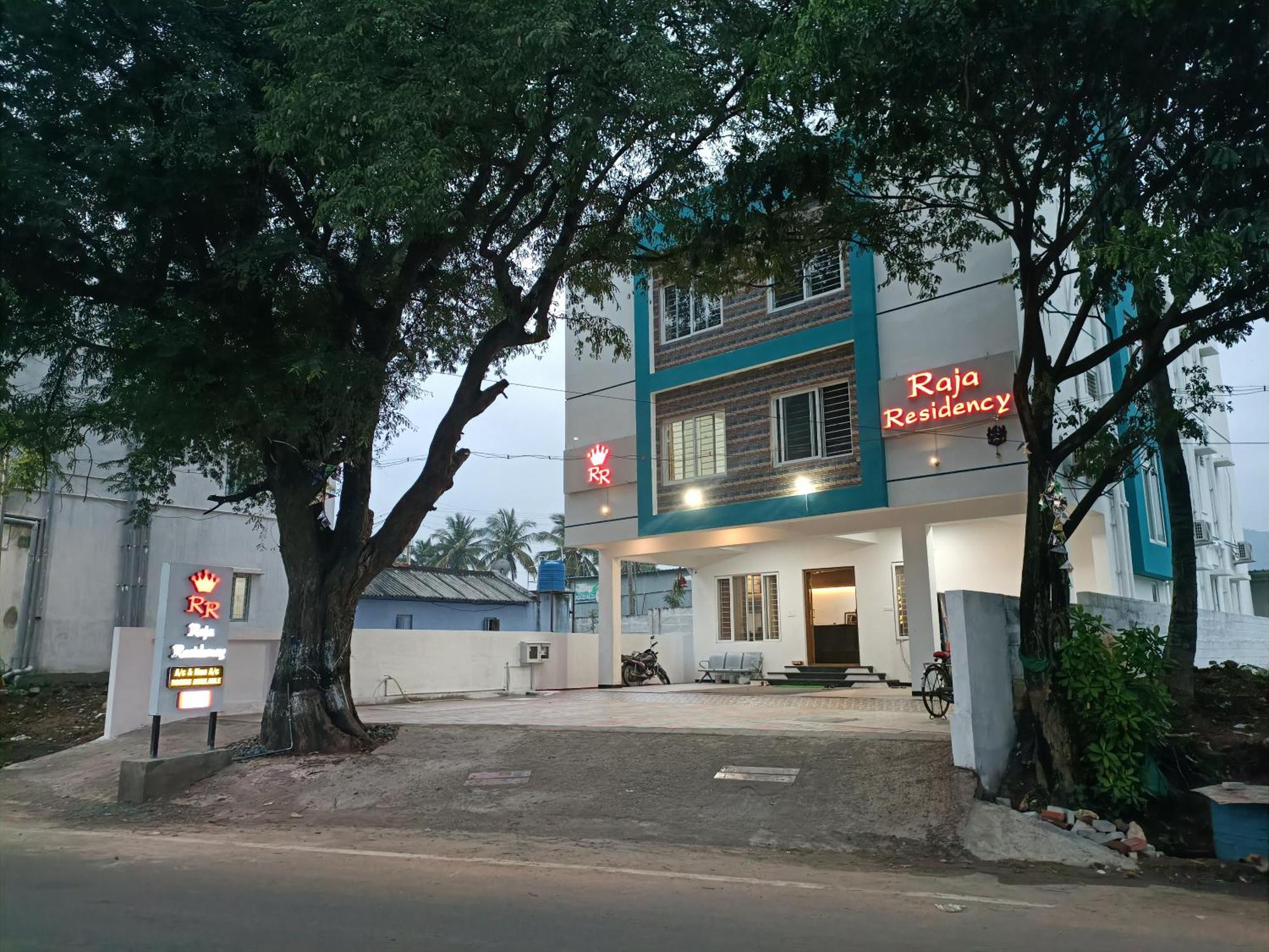 Hotel Raja Residency à Alāndurai Extérieur photo